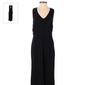 Old Navy Black jumpsuit Item #130975648. Size TALL Large